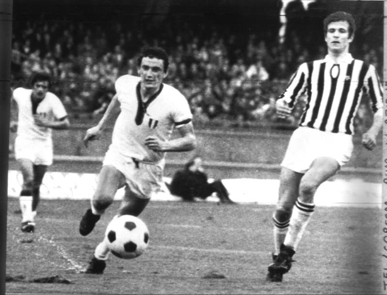 Riva durante un Cagliari-Juventus, l&#39;anno dopo lo scudetto conquistato nel 1970 